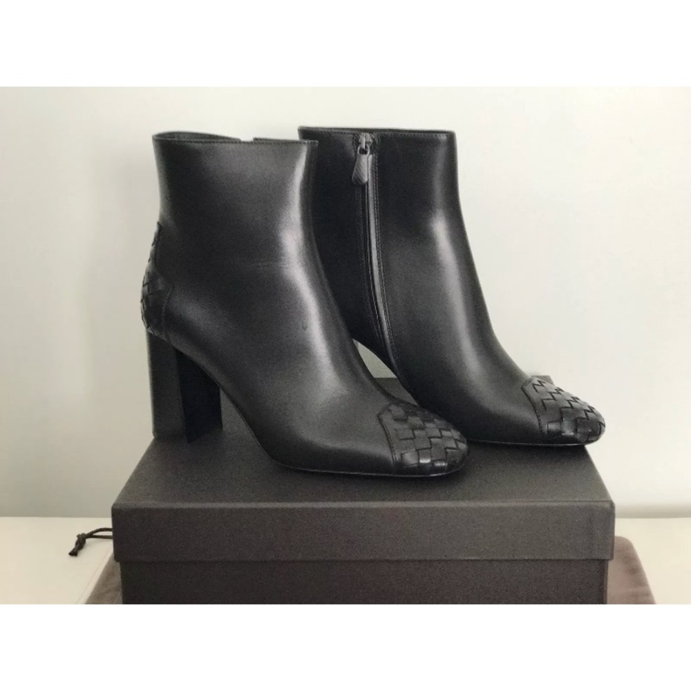 Bottega Veneta Jungle Calf Leather Ankle Boots, 38 - Picture 2 of 8